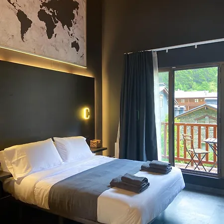 Modern Black Penthouse En Valle De Incles - Parking Gratis L By Bonesvacances Κανίγιο